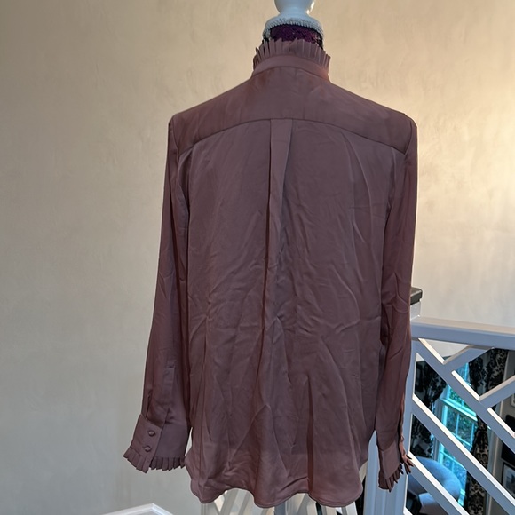 Ann Taylor med blouse - Picture 3 of 5